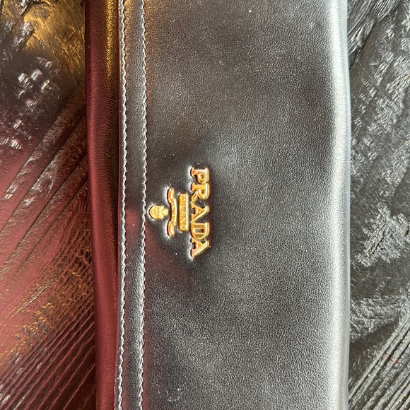 Elegant black Prada lamb skin leather wallet - Picture 8 of 11